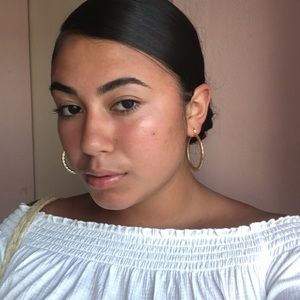 Meet your Posher, Alexandra